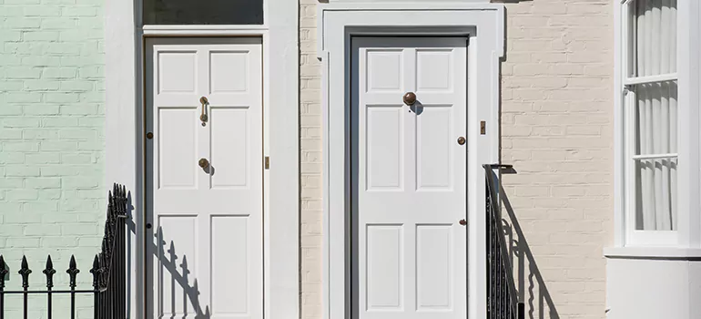 Mirror Closet Door Repair in Jasmine Estates, FL