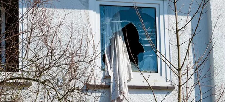 Storm Window Installation Contractors in Jasmine Estates, FL