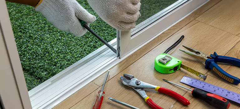 Window Hinge Repair in Jasmine Estates, FL